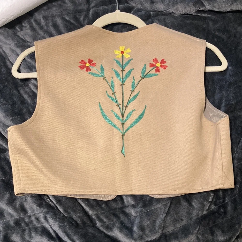 H Bar C Ranchwear Tan Embroidered Western Vest - Picture 6 of 6